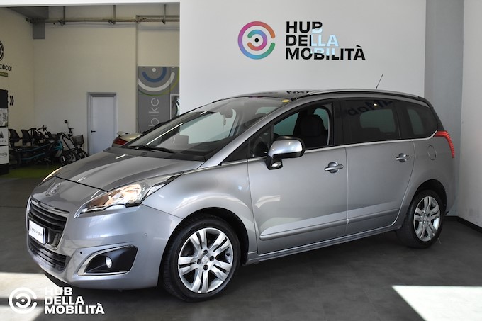 PEUGEOT 5008 2.0 HDi 150CV Active